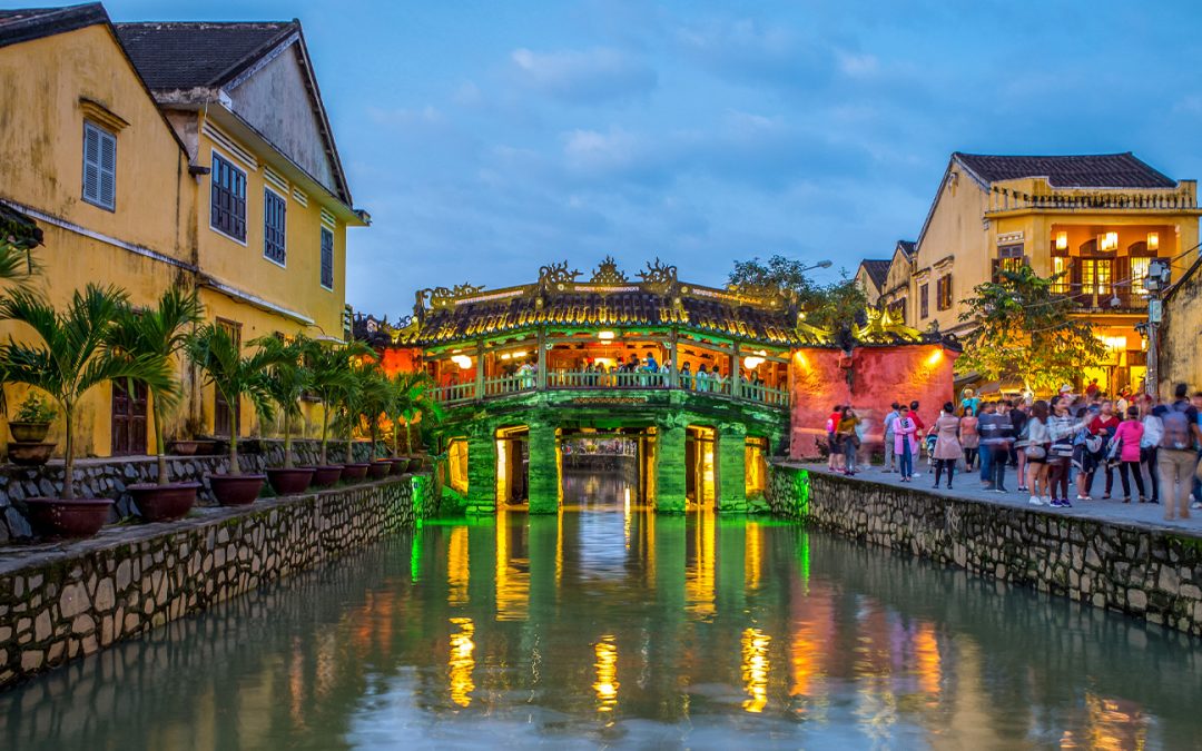 dinh-den-chua-mieu-phu-quan